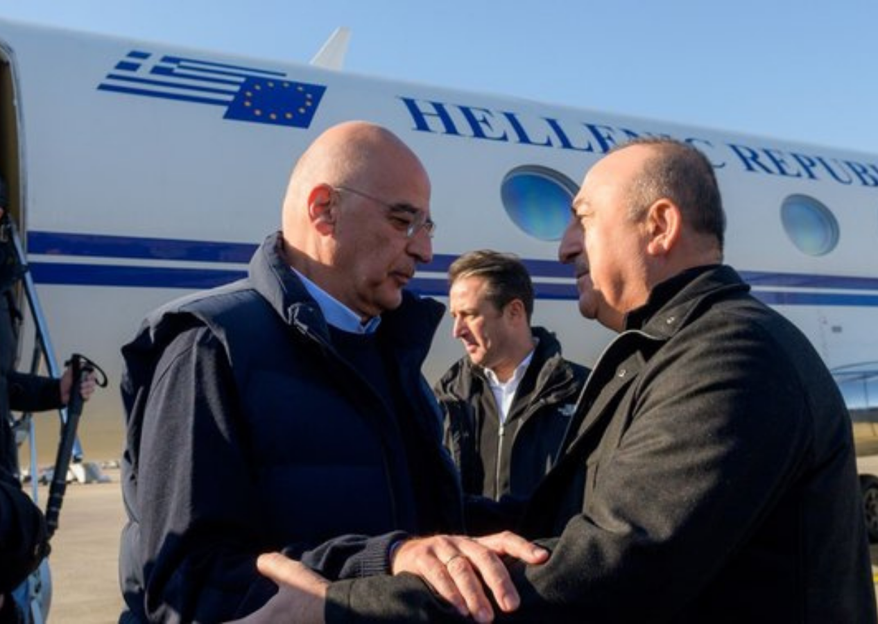 Bakan Çavuşoğlu ve Dendias'tan ortak mesaj: İlişkilerimizin düzelmesi için bir depreme daha gerek yok!
