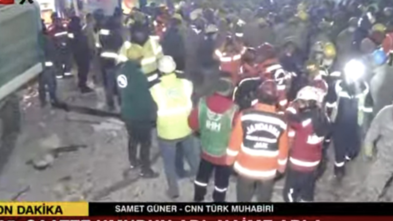 165 saat sonra bir can daha kurtarıldı! Adıyaman'da 44 yaşındaki kadın enkazdan çıkarıldı