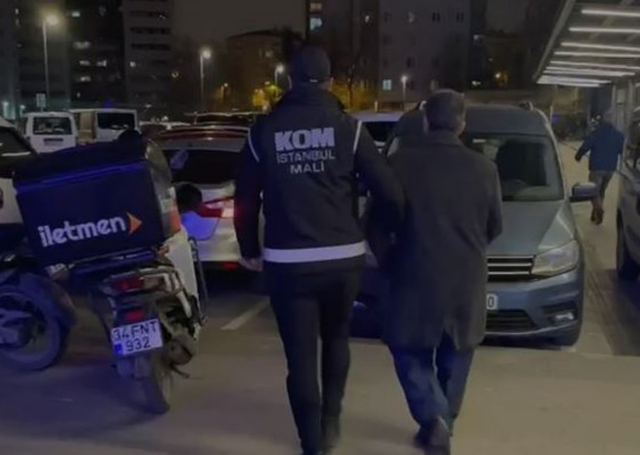 Tek tek yakalanıyorlar! Gaziantep'te yıkılan binanın şantiye şefi İstanbul'da gözaltına alındı