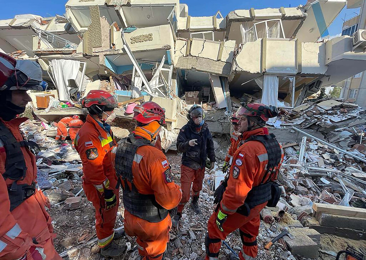 Deprem bölgesinde salgın endişesi! Eczacılar seferber oldu, 30 bini aşkın ilaç depremzedelere dağıtılacak