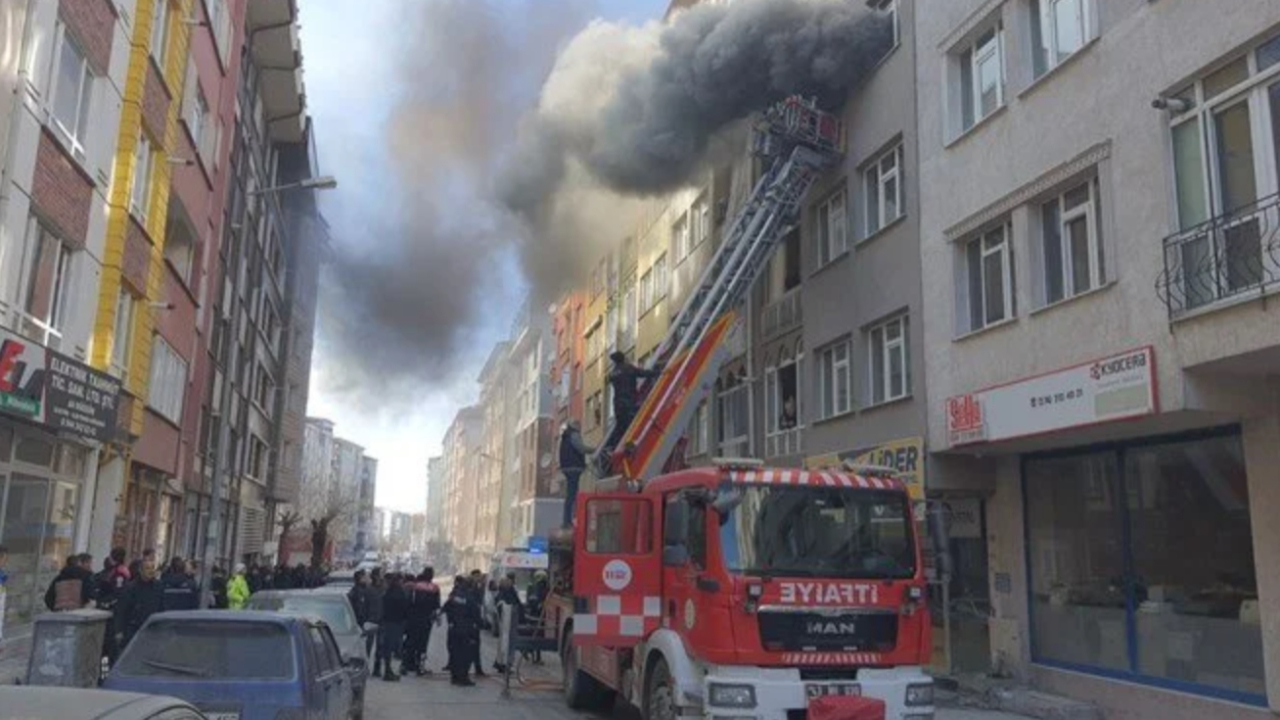 Hatay'da depremden kurtuldu, Kütahya'da yangında hayatını kaybetti