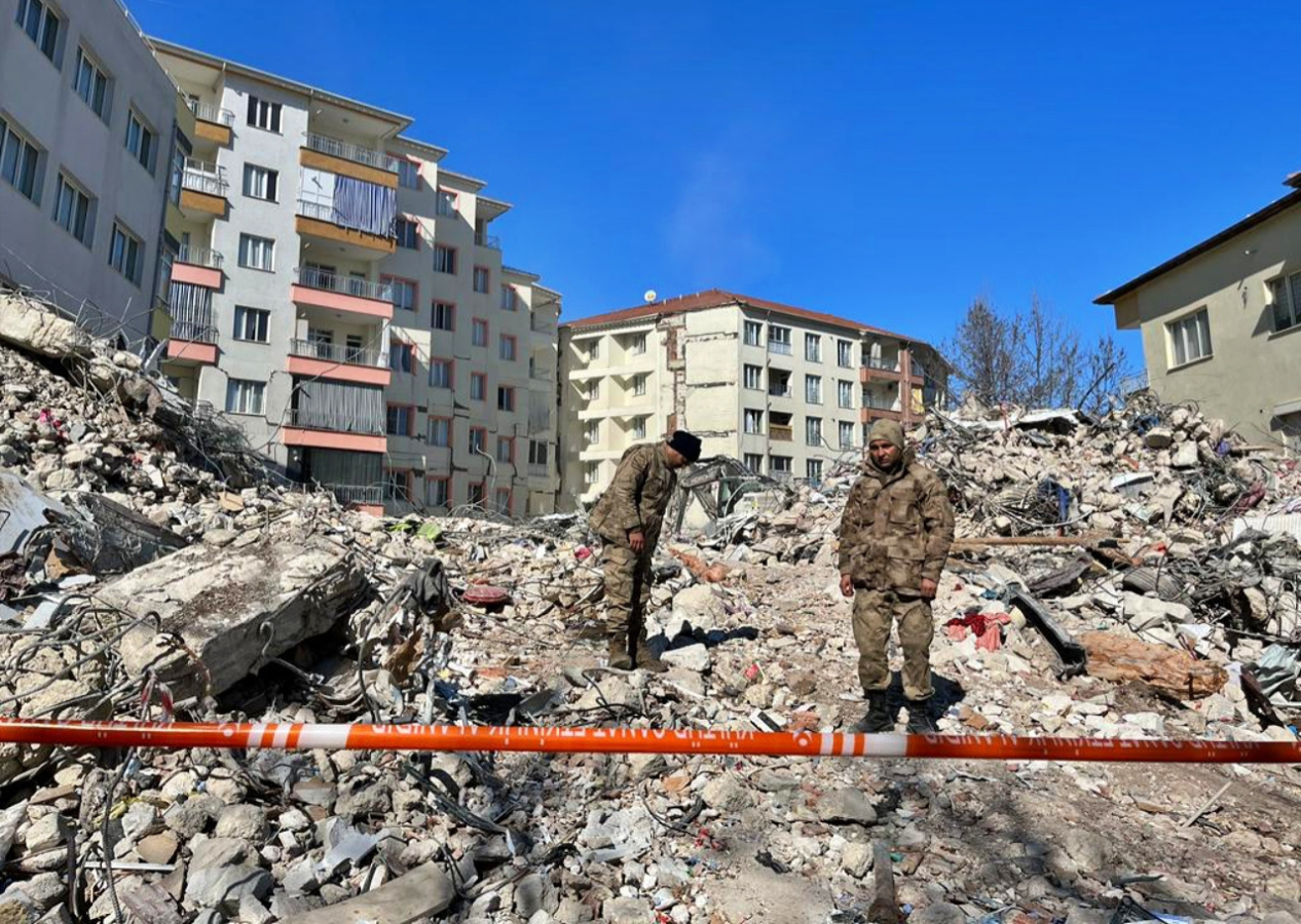 AK Parti milletvekili Erol Kaya'dan dikkat çeken öneri: Depremin unutulmaması için açık hava müzesi oluşturulmalı