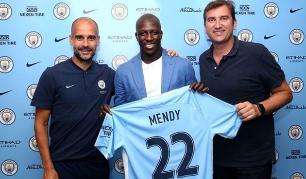 Manchester City, Benjamin Mendy'i rekor bonservisle kadrosuna kattı