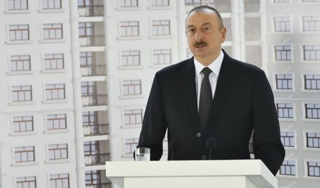 Aliyev'den basın gününde 255 gazeteciye hediye ev!
