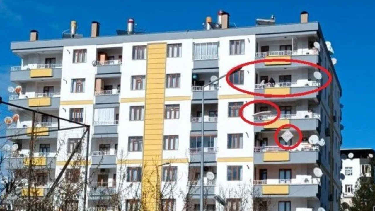 Canını hiçe sayıp eşyalarını almak için hasarlı binaya girdi