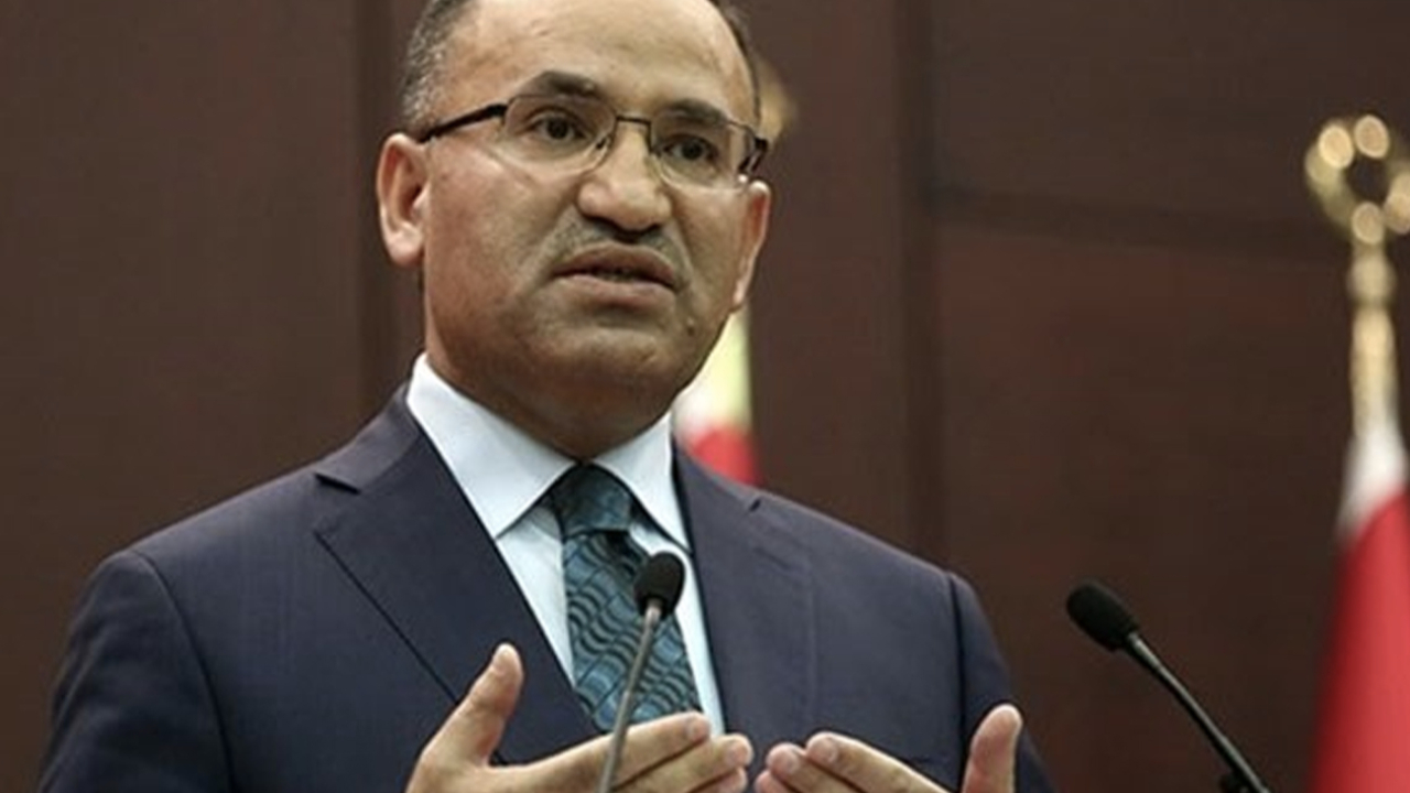 Bekir Bozdağ'dan deprem soruşturması açıklaması: "Deliller toplanmadan hiçbir enkaz kaldırılmamaktadır"