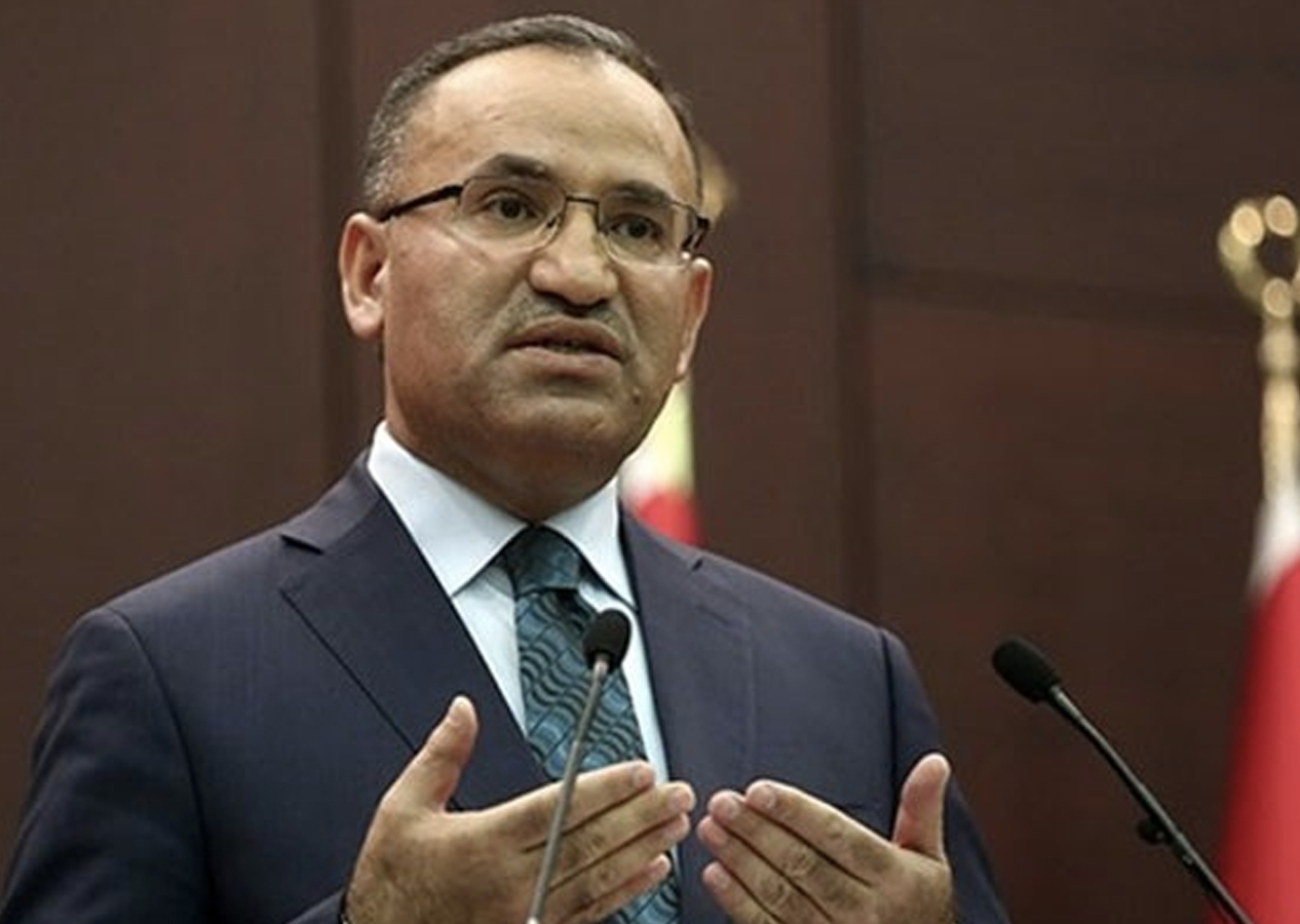 Bekir Bozdağ'dan deprem soruşturması açıklaması: "Deliller toplanmadan hiçbir enkaz kaldırılmamaktadır"