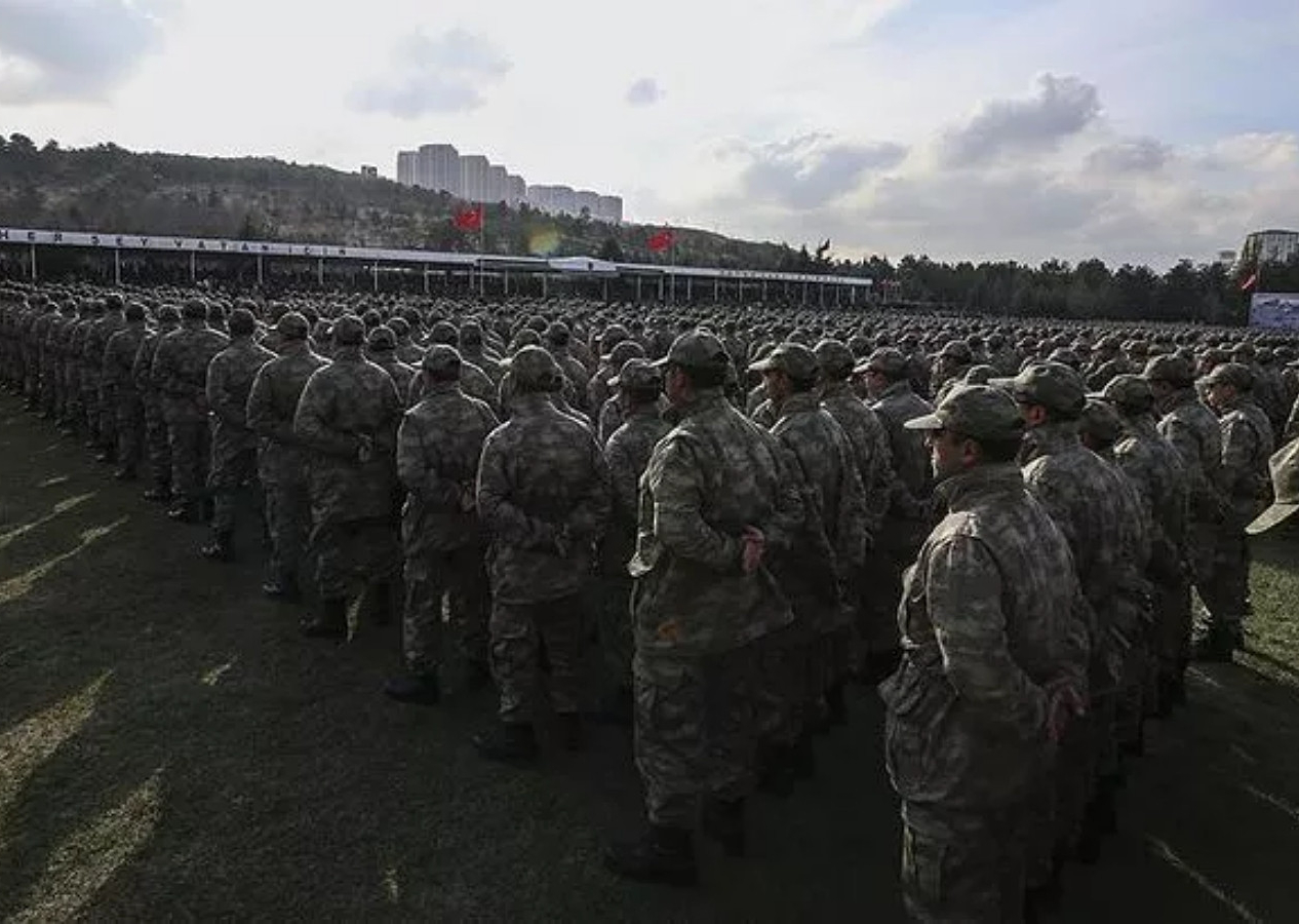 Bakan Akar duyurdu: 10 bin 900 er, erbaş ve personele sıla izni verildi!