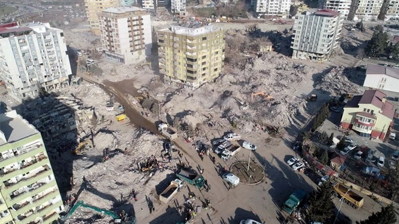 250'yi aşkın kişiye mezar olan Ebrar Sitesi'nin müteahhiti tutuklandı