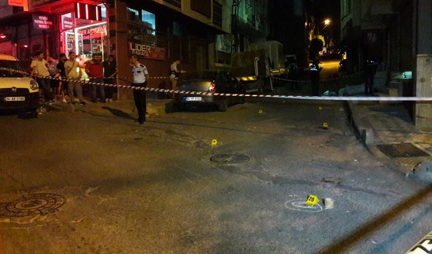 Bahçelievler'de iki aile arasında çatışma:3 yaralı...