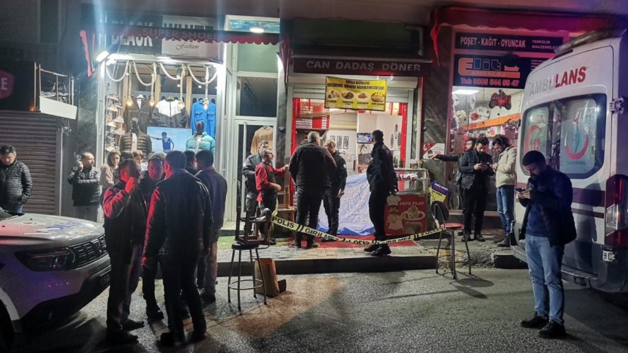 İzmir'de dehşet! Tartıştığı eski sevgilisini ve bir kişiyi yaraladı, ardından intihar etti!