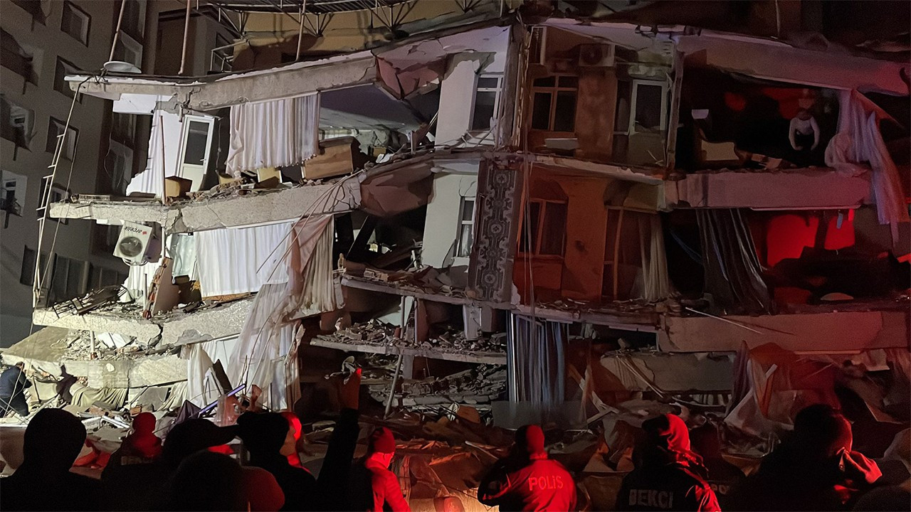AFAD duyurdu! Deprem bölgesinde yıkıcı artçılar devam ediyor