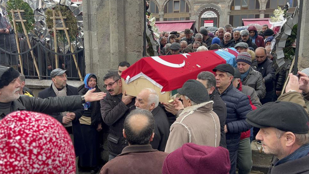 Ahmet Suat Özyazıcı son yolculuğuna uğurlandı
