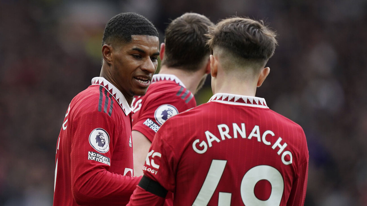 Manchester United evinde farklı kazandı