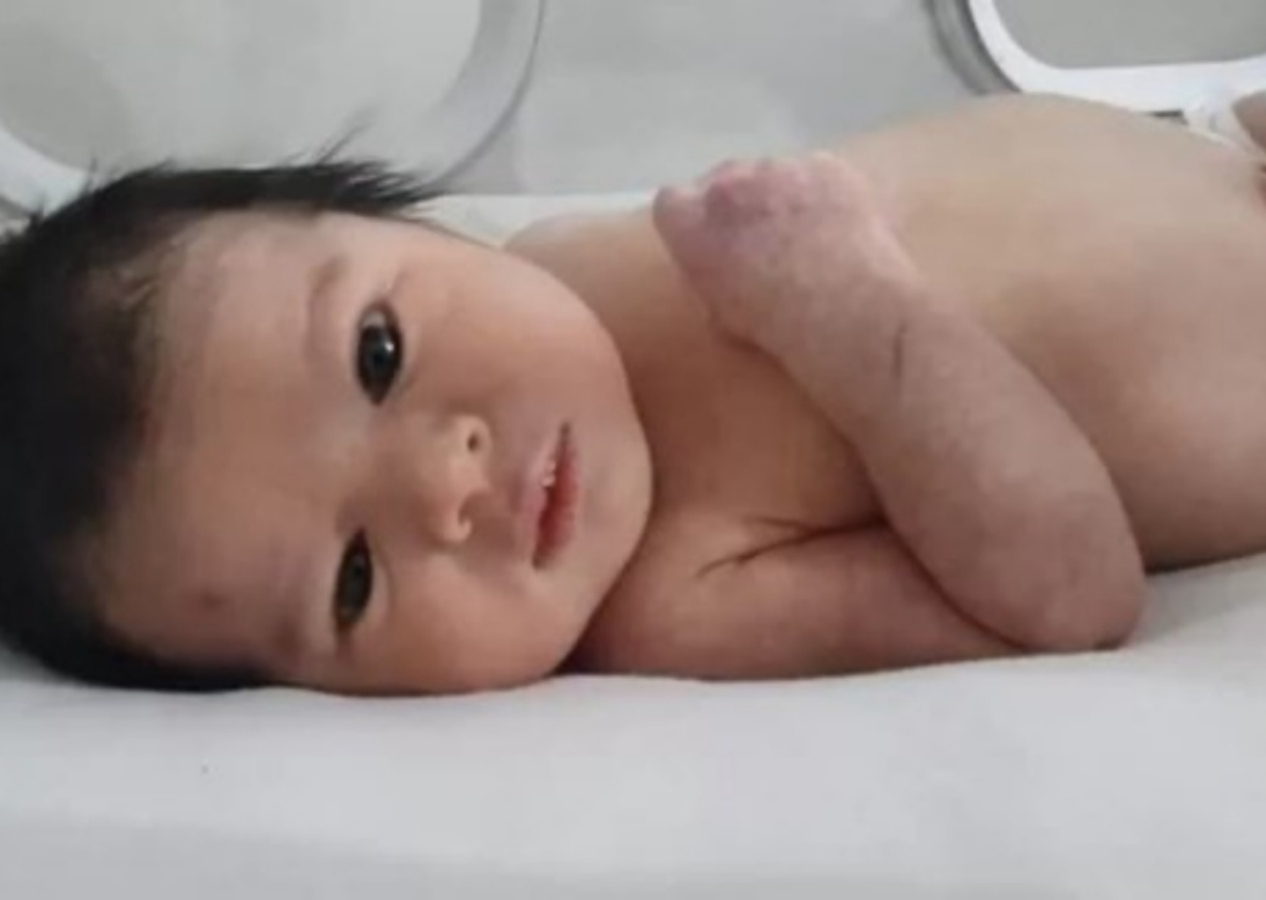 Ölen annesinin adı verildi! Suriye'de enkaz altında doğan Aya bebeğin yeni ailesi belli oldu