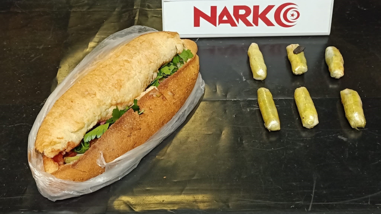 Bu kadar da olmaz: Döner ekmeğin arasından uyuşturucu çıktı