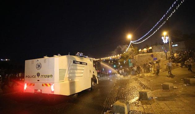 İsrail Mescid-i Aksa'ya güvenlik kameraları yerleştirmeye başladı