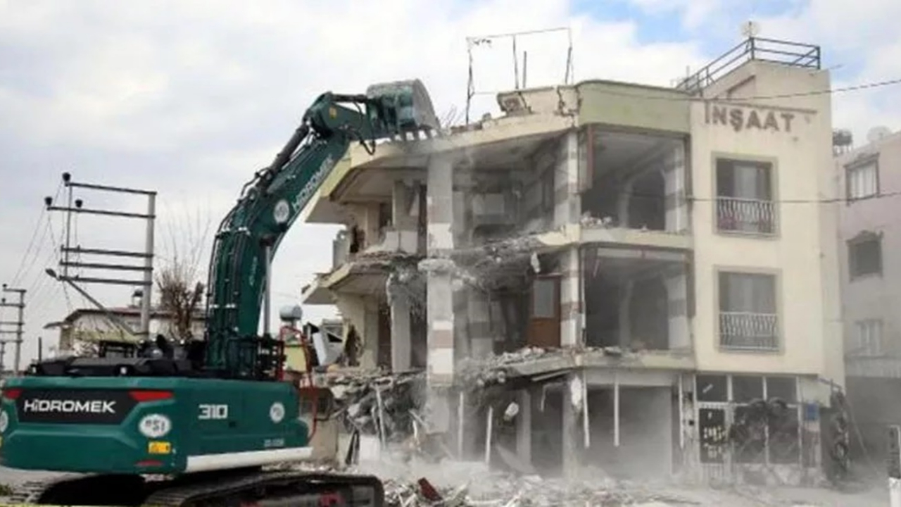 Kahramanmaraş merkezli depremler sonrası Osmaniye'de 352 binanın acil yıkılmasına karar verildi