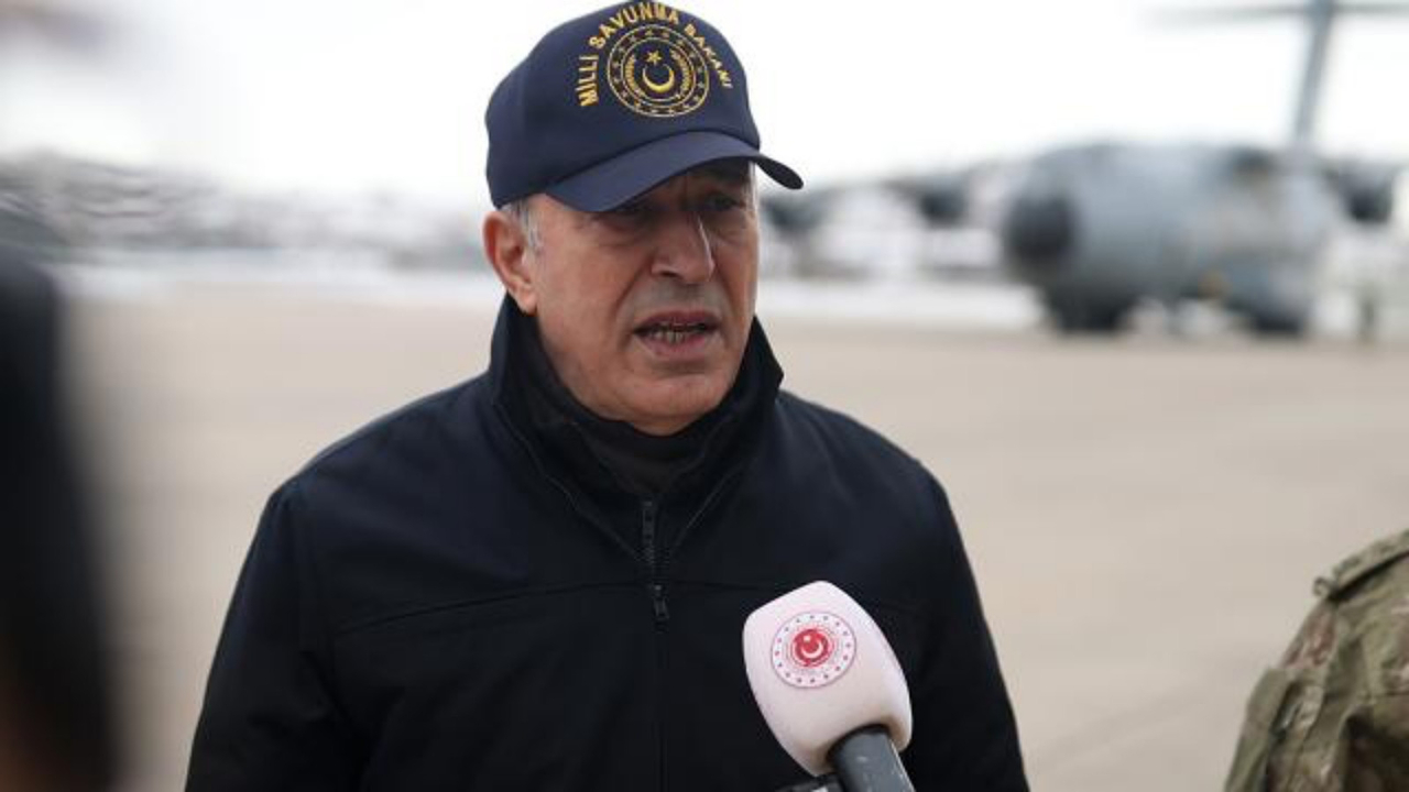 Sığınmacı akını iddialarına Bakan Akar'dan sert tepki!