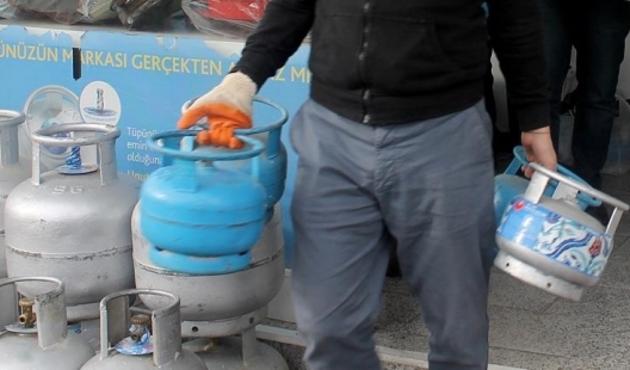 TC kimlik numarasını vermeyene tüp yok!