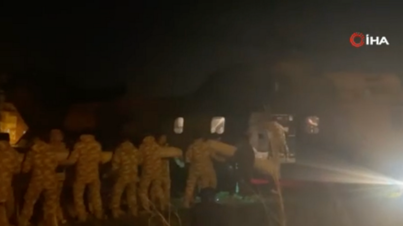 Mehmetçik deprem bölgesinde yardıma devam ediyor!