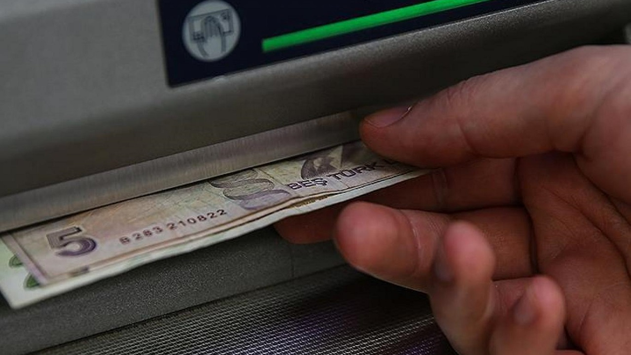 900 gün şartını yerine getirenlere maaş bağlanıyor! Uzman isim tek tek açıkladı