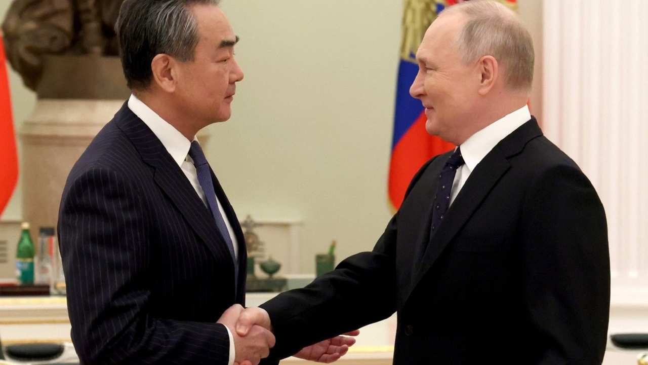 Putin, Çinli diplomatı Rusya’da ağırladı: İki ülke arasında yeni bir kilometre taşı!