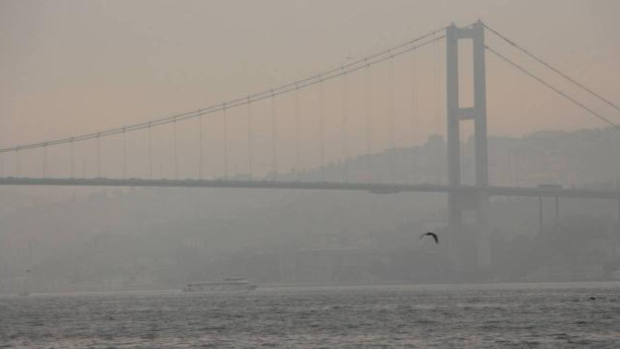 İstanbul'da deniz ulaşımına sis engeli: Bazı vapur seferleri iptal edildi