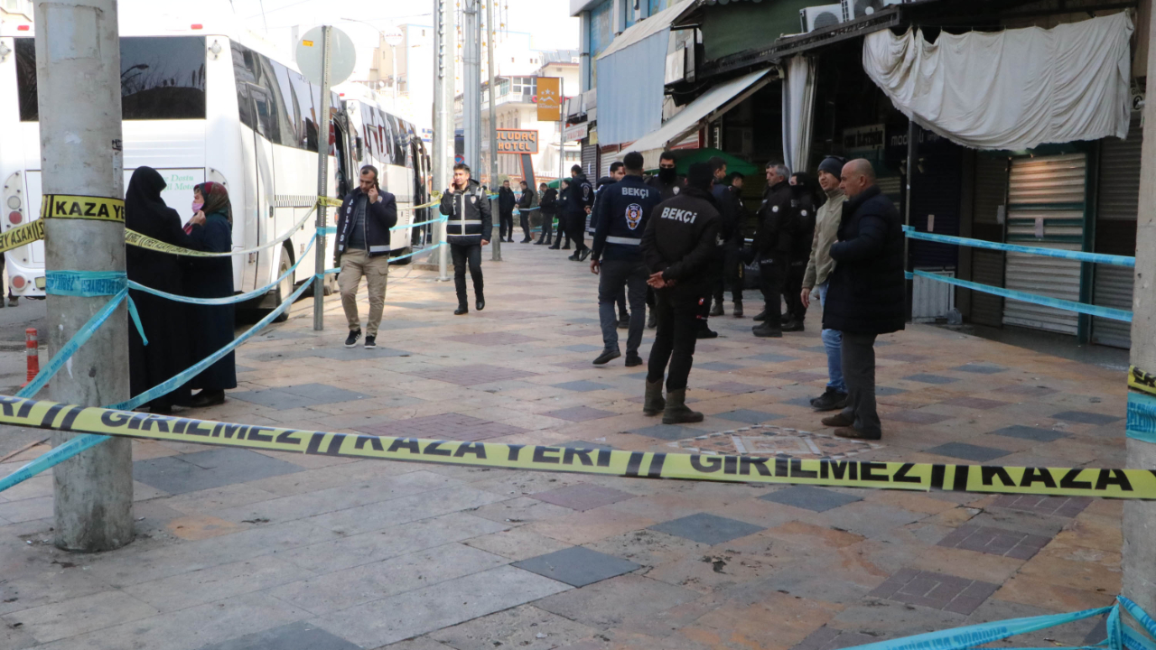 İçerisinde 200 iş yeri bulunan pasaj mühürlendi: Kolonları kesilmiş