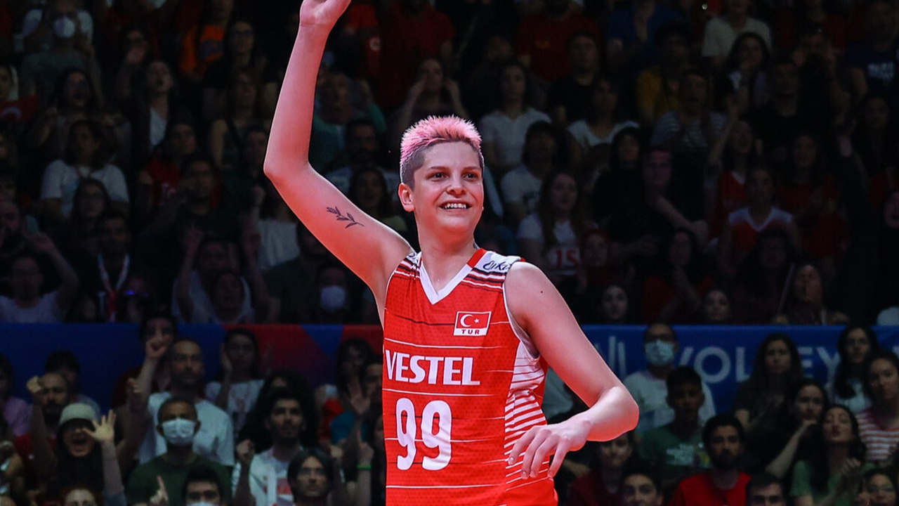 Milli voleybolcu Ebrar Karakurt'un yeni takımı belli oldu!