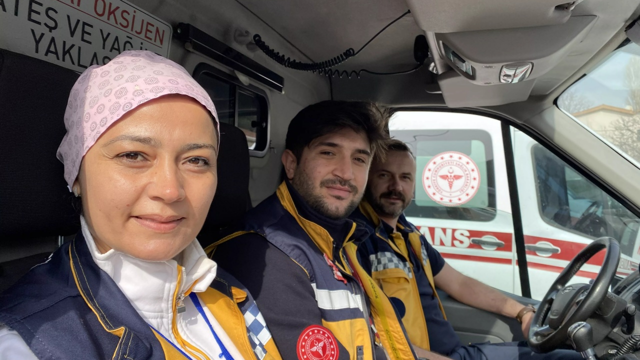 Bir yanda ölüm, bir yanda doğum! 112 çalışanları deprem bölgesinde yaşadıklarını anlattı