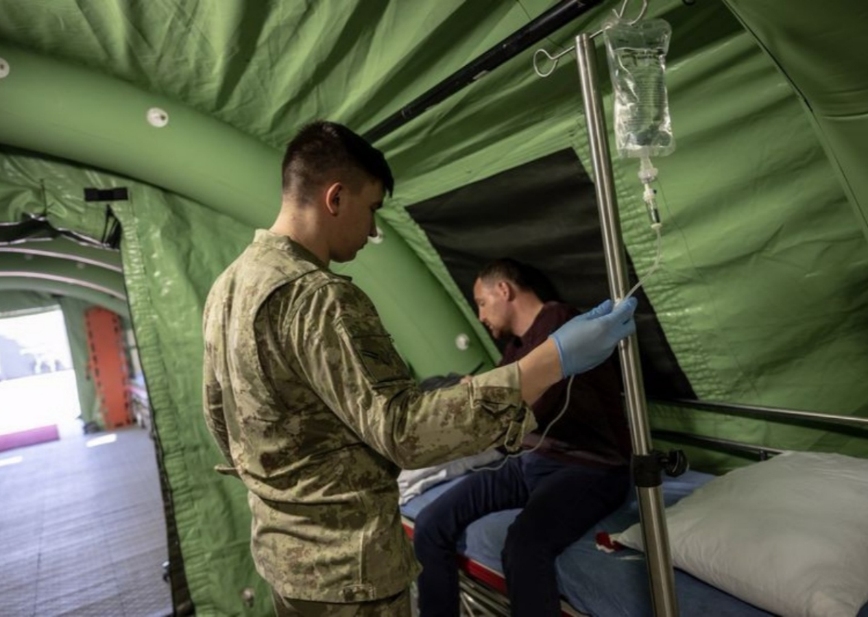 İki devlet, tek millet! Türkiye ve Azerbaycan orduları deprem yaralarını sarıyor