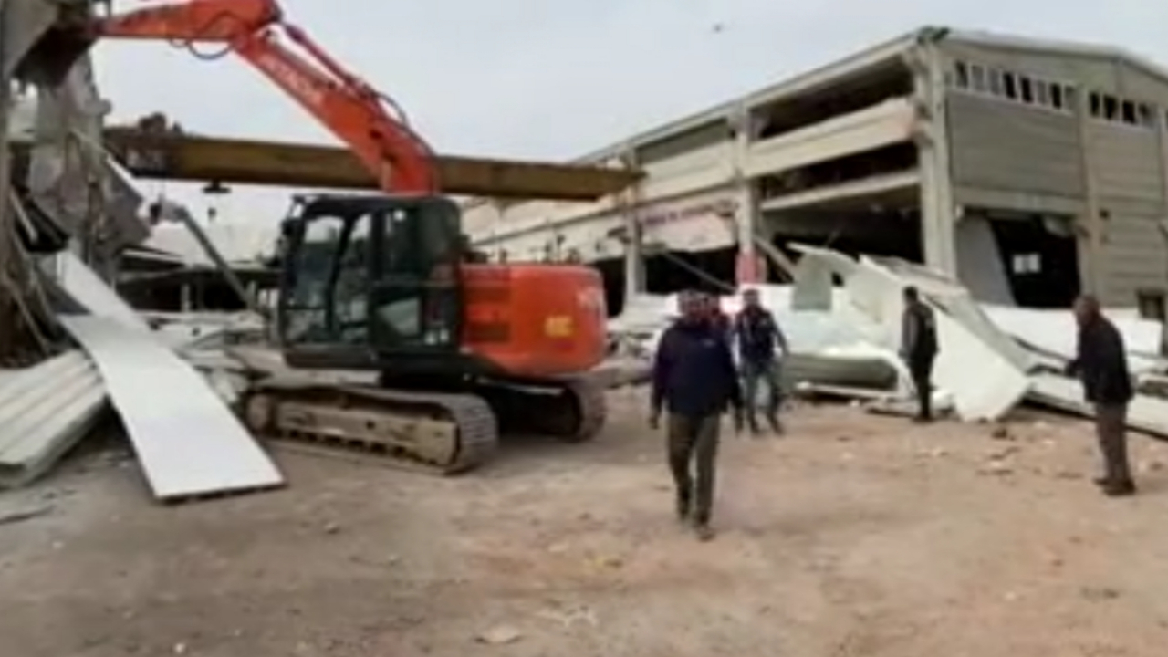 Kahramanmaraş'ta fabrika çatısı çöktü: Ölü ve yaralılar var