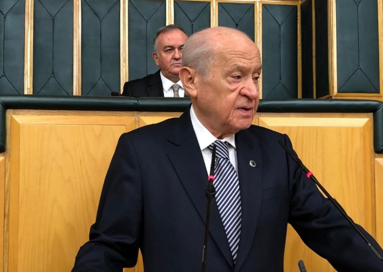 Bahçeli'den stadyumdaki slogana tepki: Bir avuç holigan gruba sipariş verilmiş zillet komplosu!