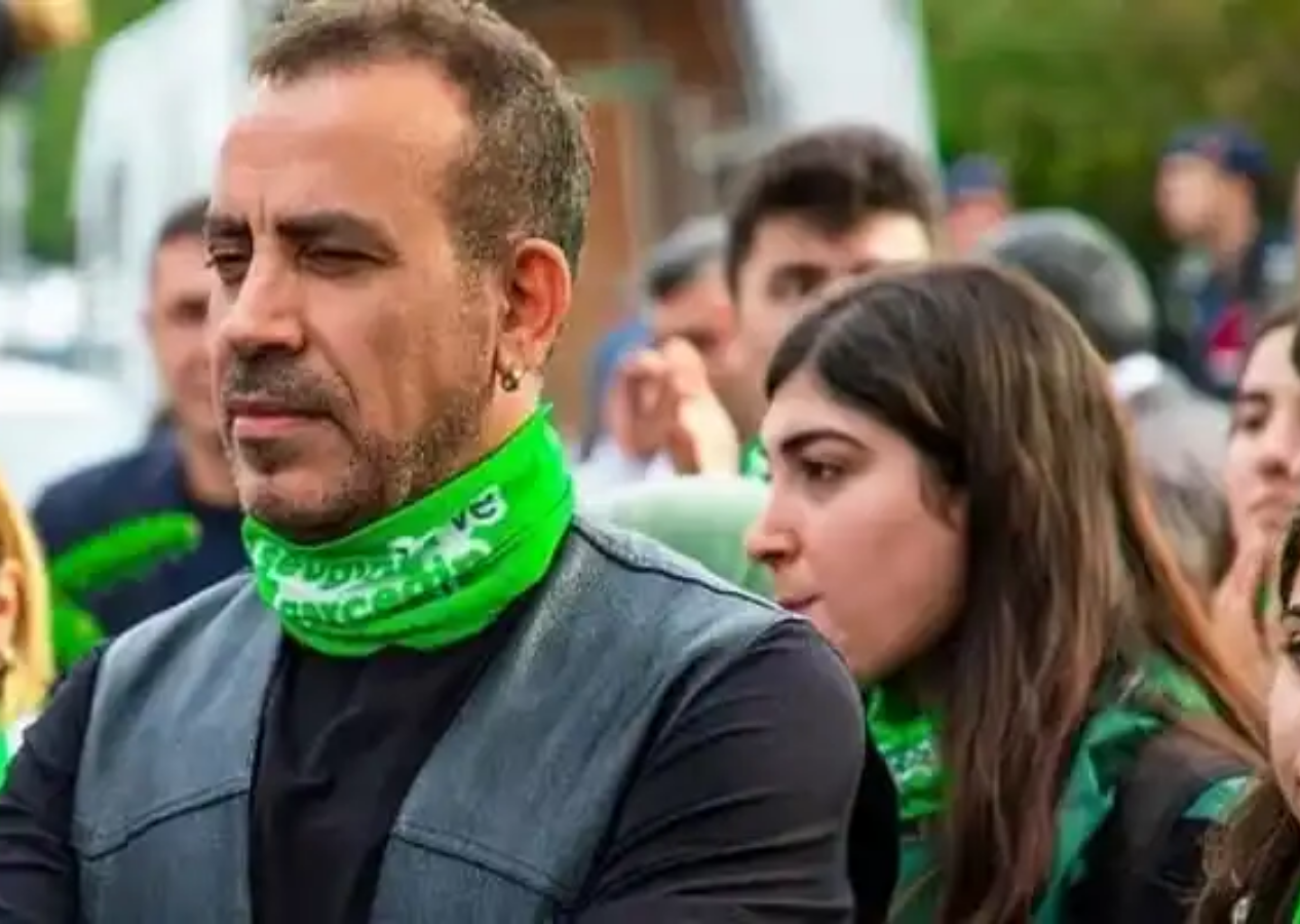 Haluk Levent'ten depremzede öğrencilere yardım kampanyası! Üniversite öğrencilerine aylık 5 bin TL burs yadımı!