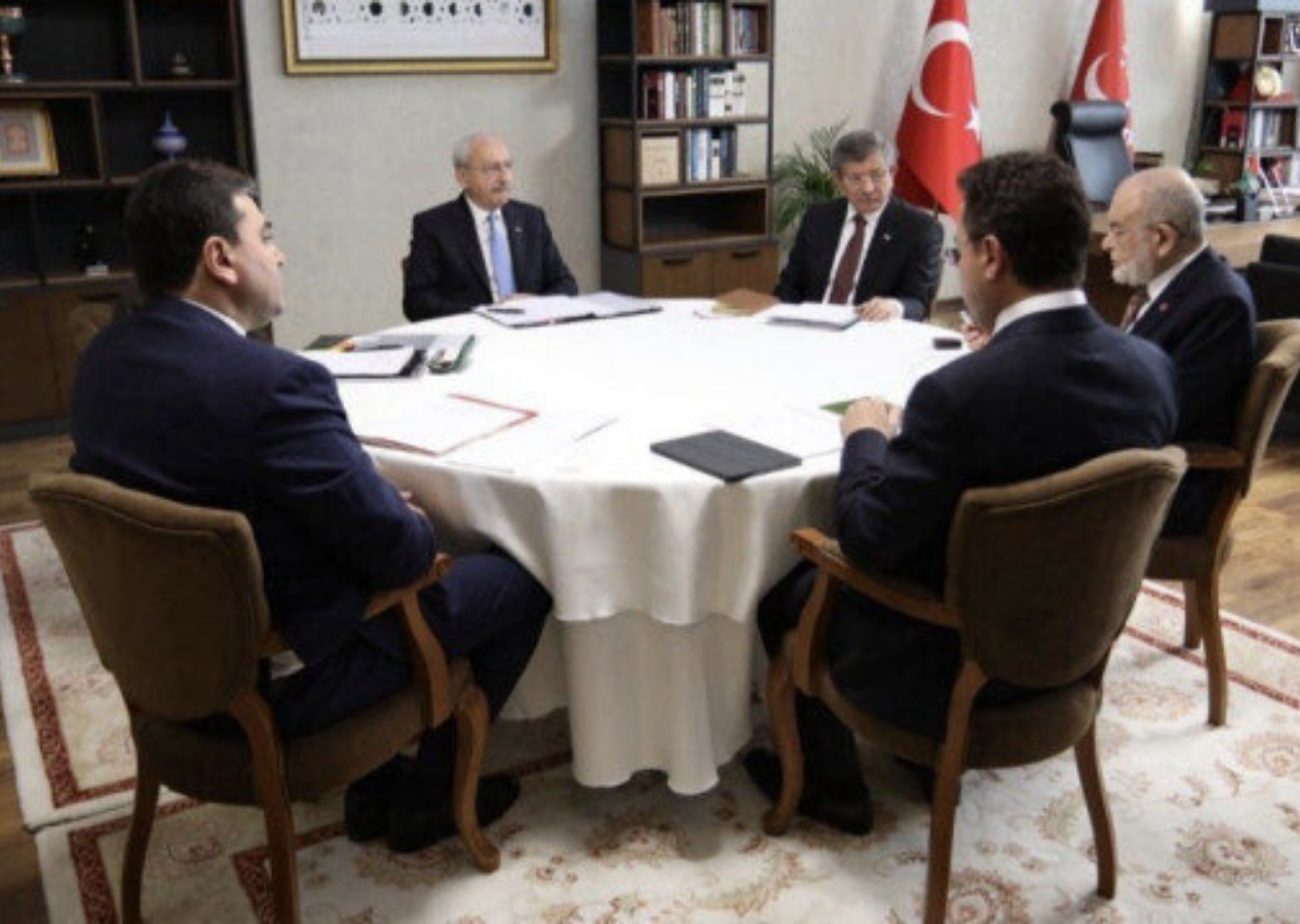 Saadet Partisi'nden Meral Akşener sansürü! Kadrajdan silindi!
