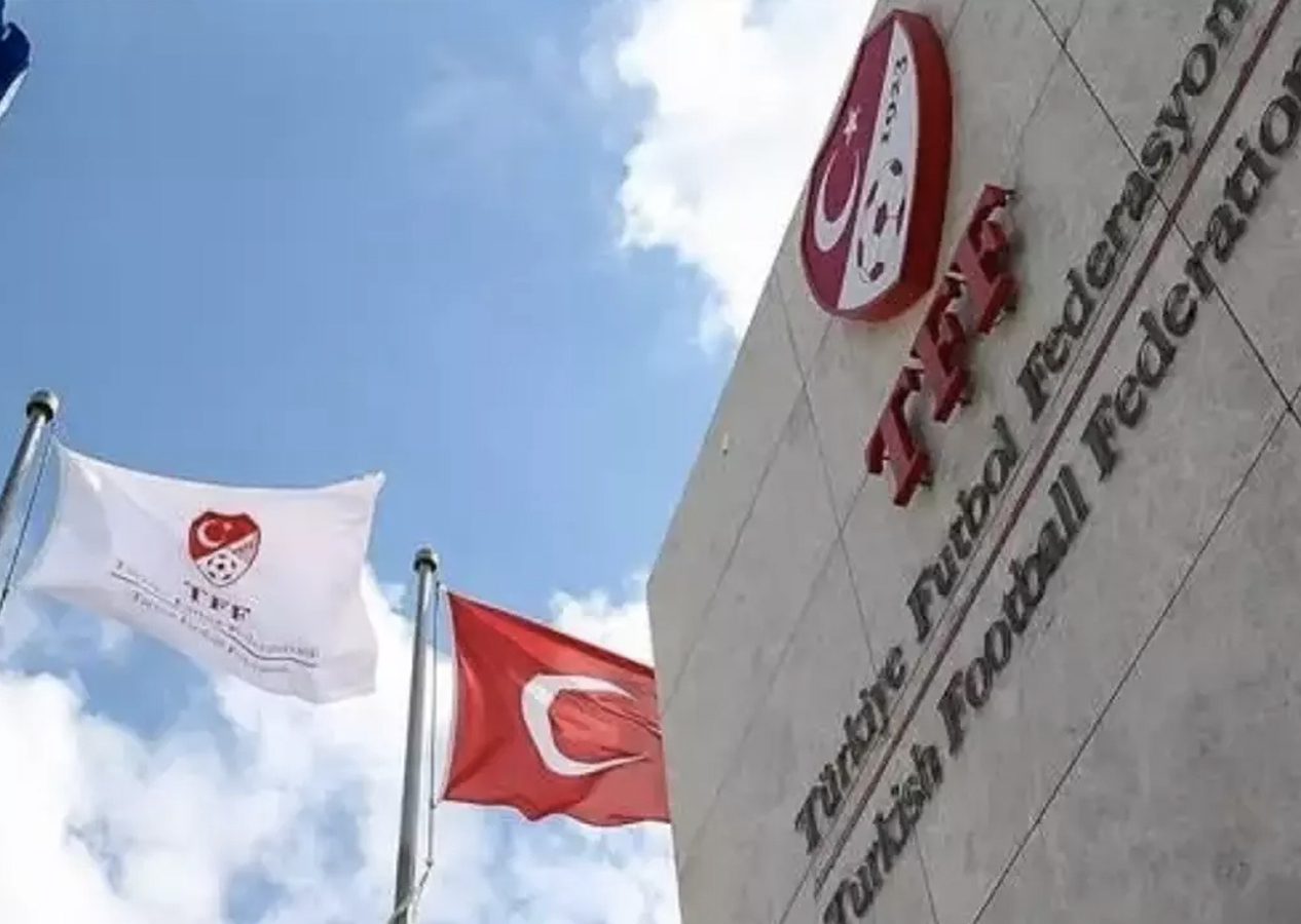 PFDK ceza yağdırdı! Galatasaray ve Beşiktaş'ın bazı tribünleri bloke edildi!