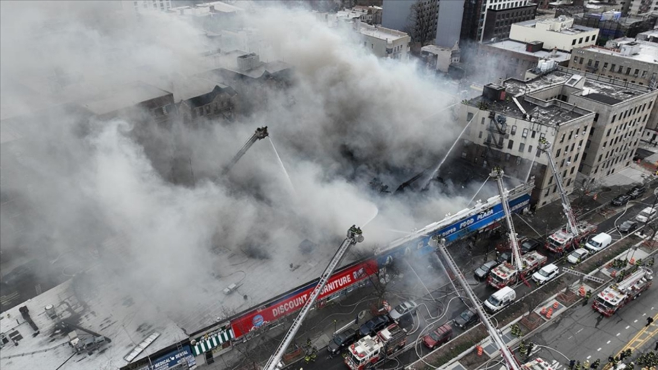 Elektrikli bisiklet bomba gibi patladı: Büyük yangın