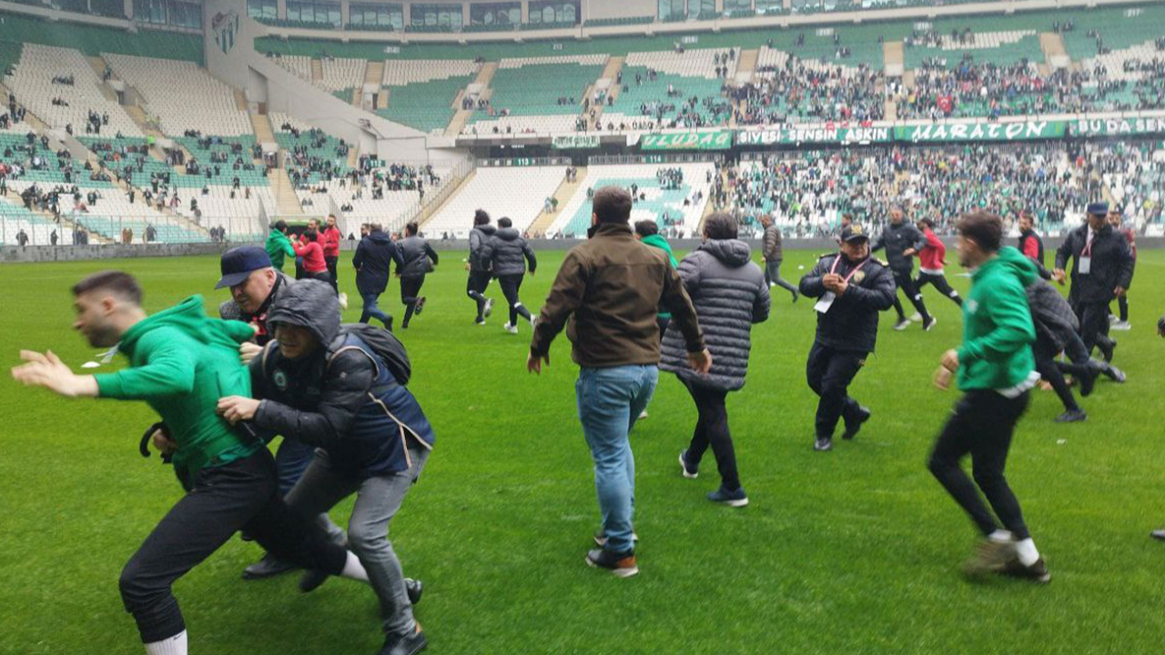 Bursaspor - Amedspor maçı öncesi futbolcular arasında arbede çıktı