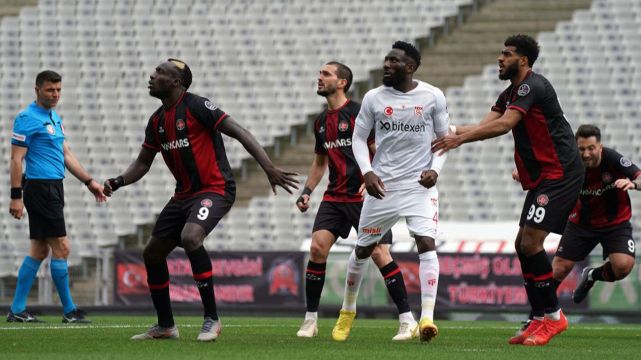 İstanbul'daki 7 gollü maçta Diagne şov!
