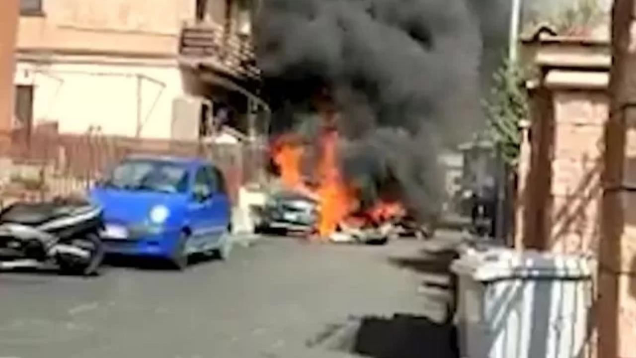 İtalya'da 2 eğitim uçağı çarpıştı! 2 pilot hayatını kaybetti