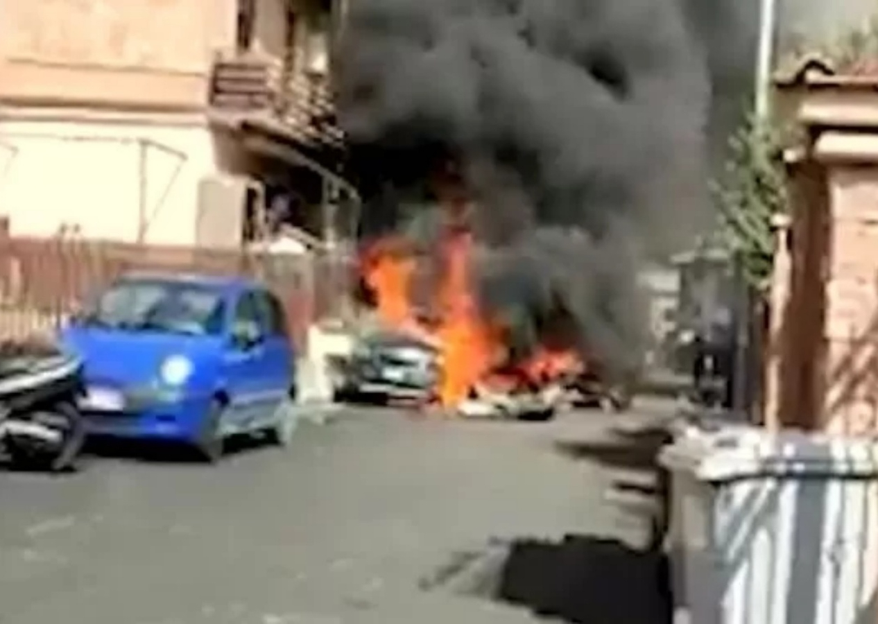 İtalya'da 2 eğitim uçağı çarpıştı! 2 pilot hayatını kaybetti