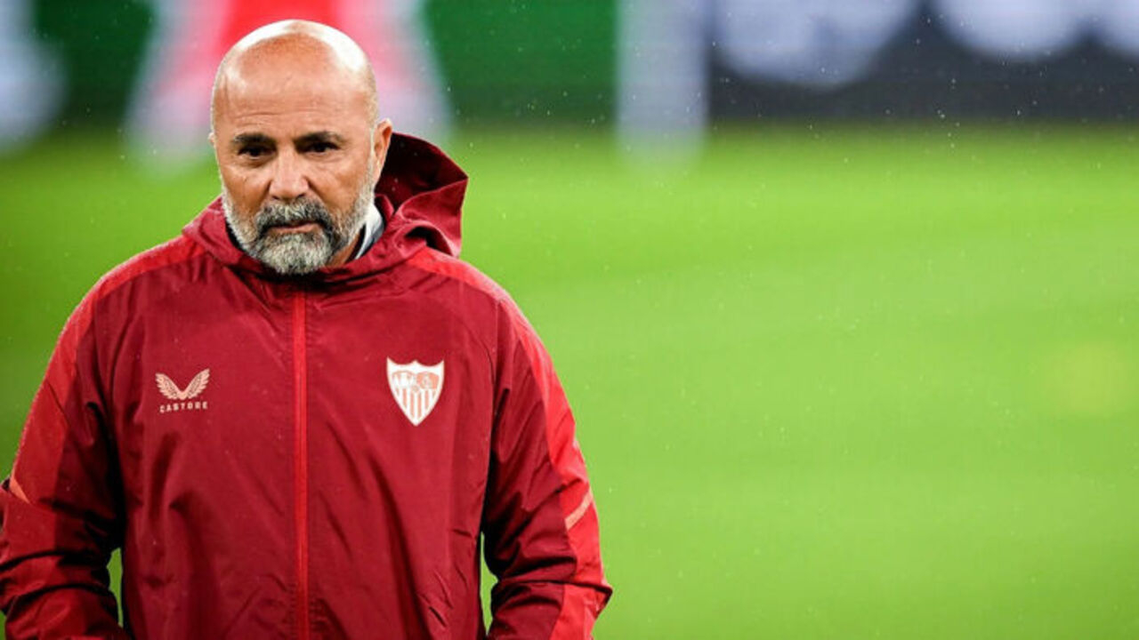 Fenerbahçe maçı öncesi Sevilla'da ortalık karıştı!