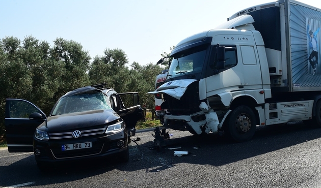 Bursa'da TIR ile cip çarpıştı: 1 ölü, 4 yaralı...