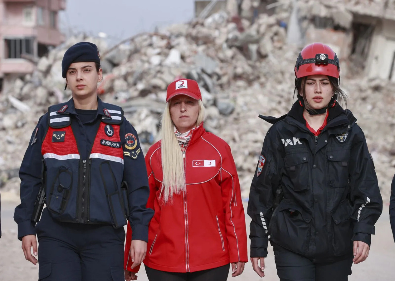 İşte deprem bölgesinin kahraman kadınları...