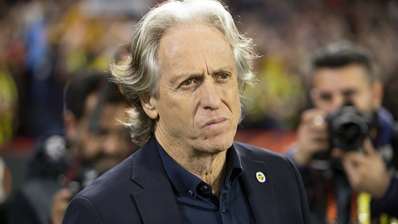 Portekiz basınından dikkat çeken Jorge Jesus manşeti: Veda etmeye yakın