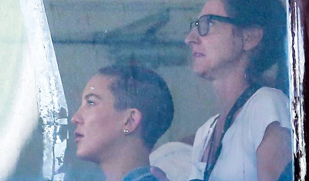 Modaya o da uydu... Kate Hudson asker traşı oldu!