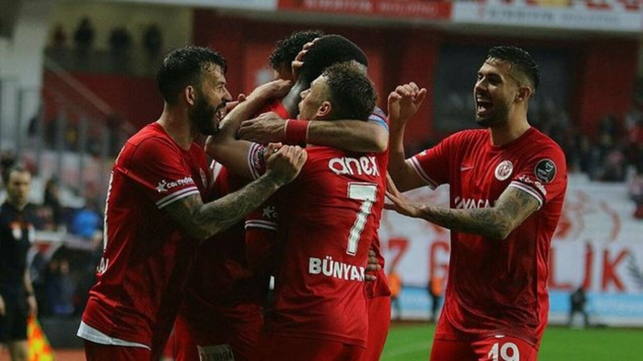 Antalyaspor 4 - 0 Kayserispor | Maç özeti...
