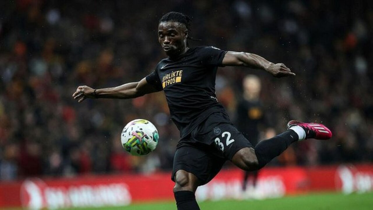 Galatasaray'da Sam Adekugbe Kasımpaşa galibiyeti sonrası konuştu: Şampiyonluk hedefimize doğru ilerliyoruz...