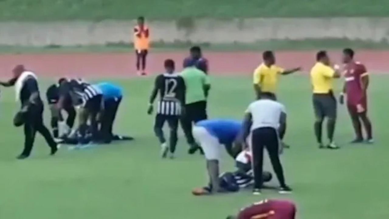 Kenya'da futbolcuların üzerine yıldırım düştü!